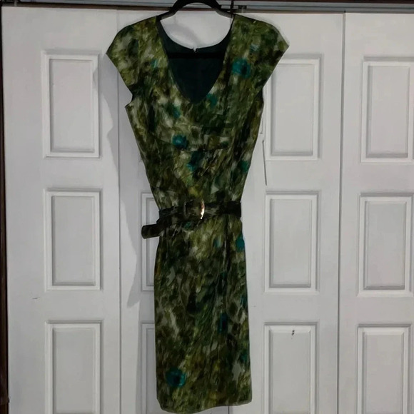 Green Sheath Dress with V-Neck Cap Sleeves for Work - Picture 1 of 8